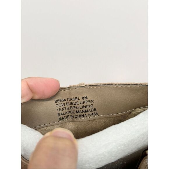 Blondo Booties Size 8 Tan Cow Suede Ankle Boots Block Heel Pull On Side Zip - Picture 8 of 9